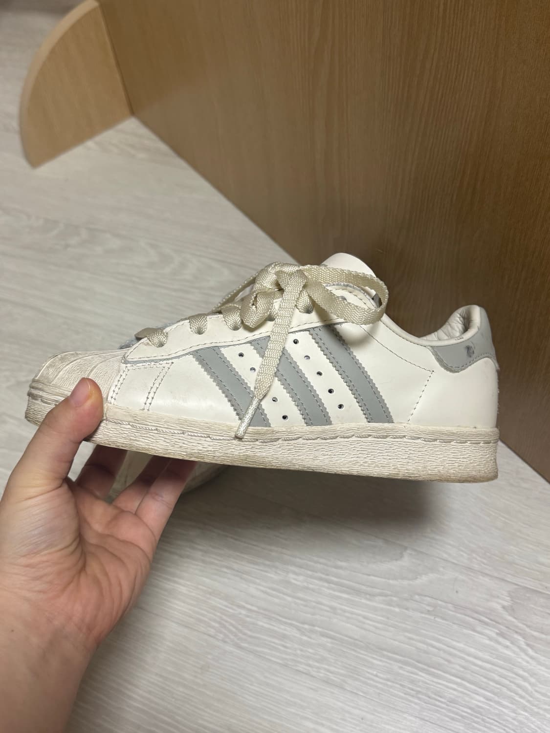 Adidas 슈퍼스타 82 클라우드 화이트 메탈 그레이 220 상품이미지5