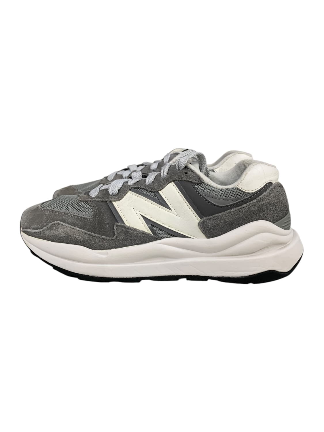 뉴발란스 57/40 그레이 245 상품이미지1
