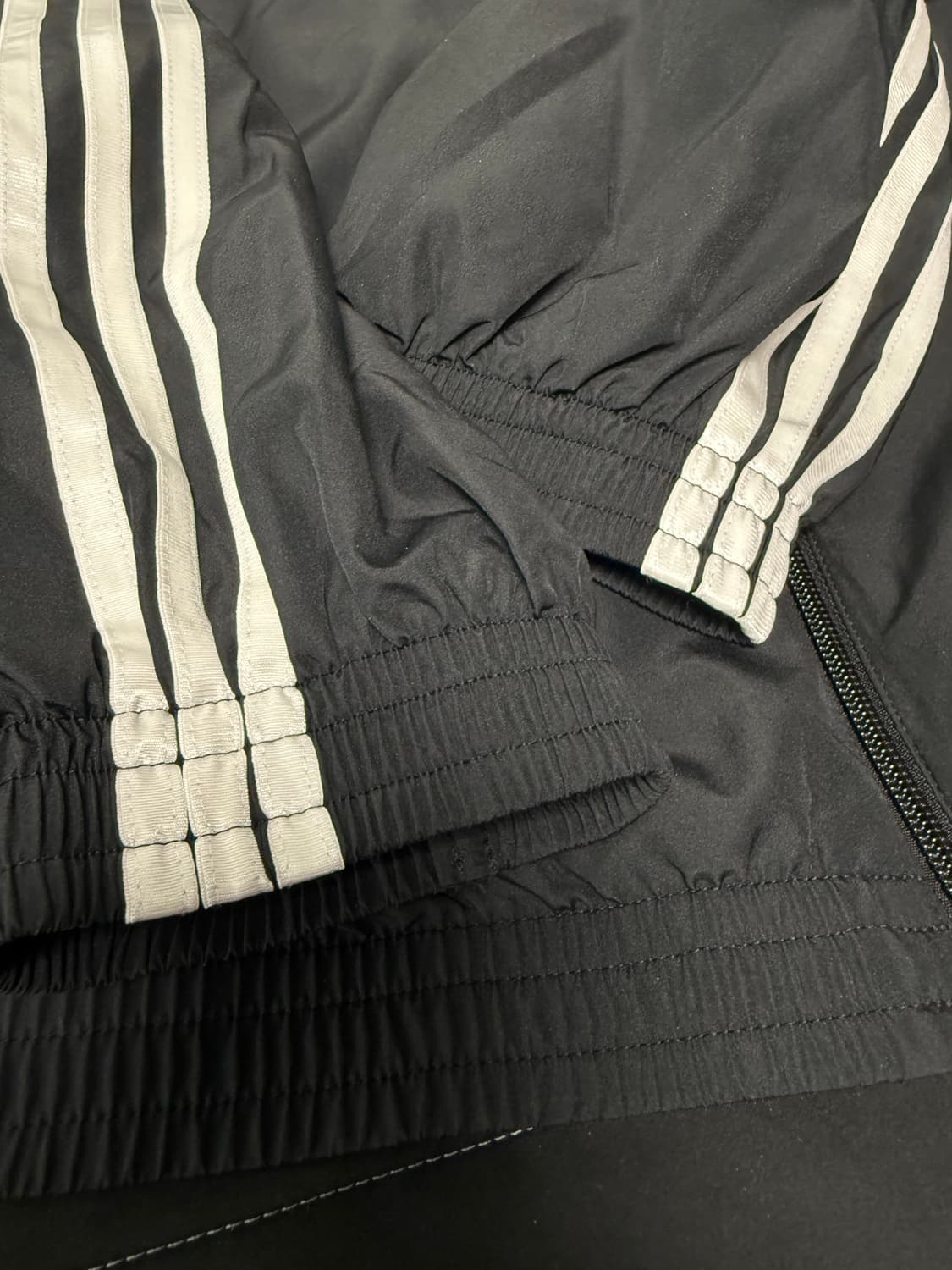 아디다스 아딜레늄 3 오버사이즈 트랙탑 블랙 JD3392 상품이미지2