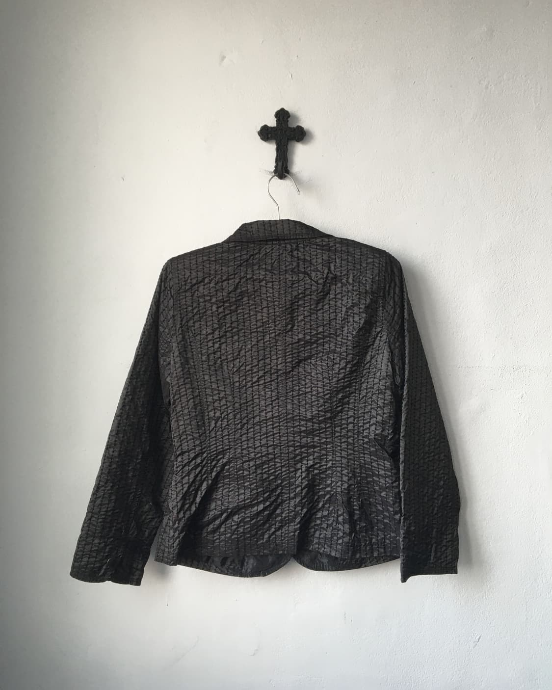 Stitch pattern point glossy jacket 상품이미지2