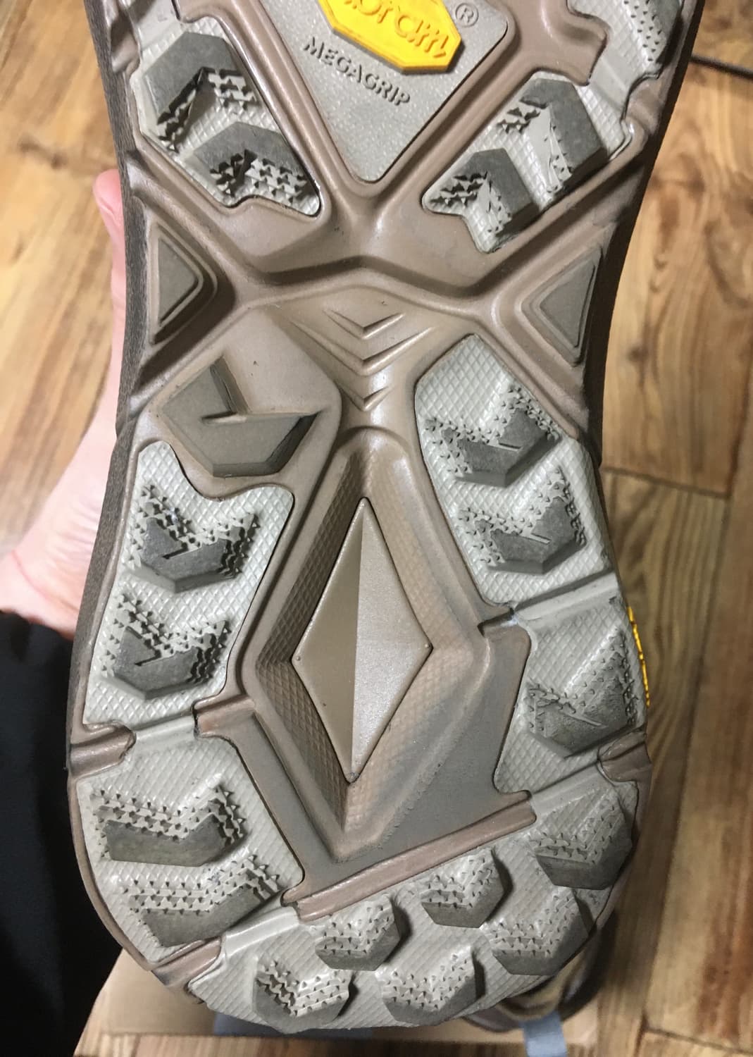 호카 새티스파이 마파테스피드4 라이트 러버 판매합니다 상품이미지7