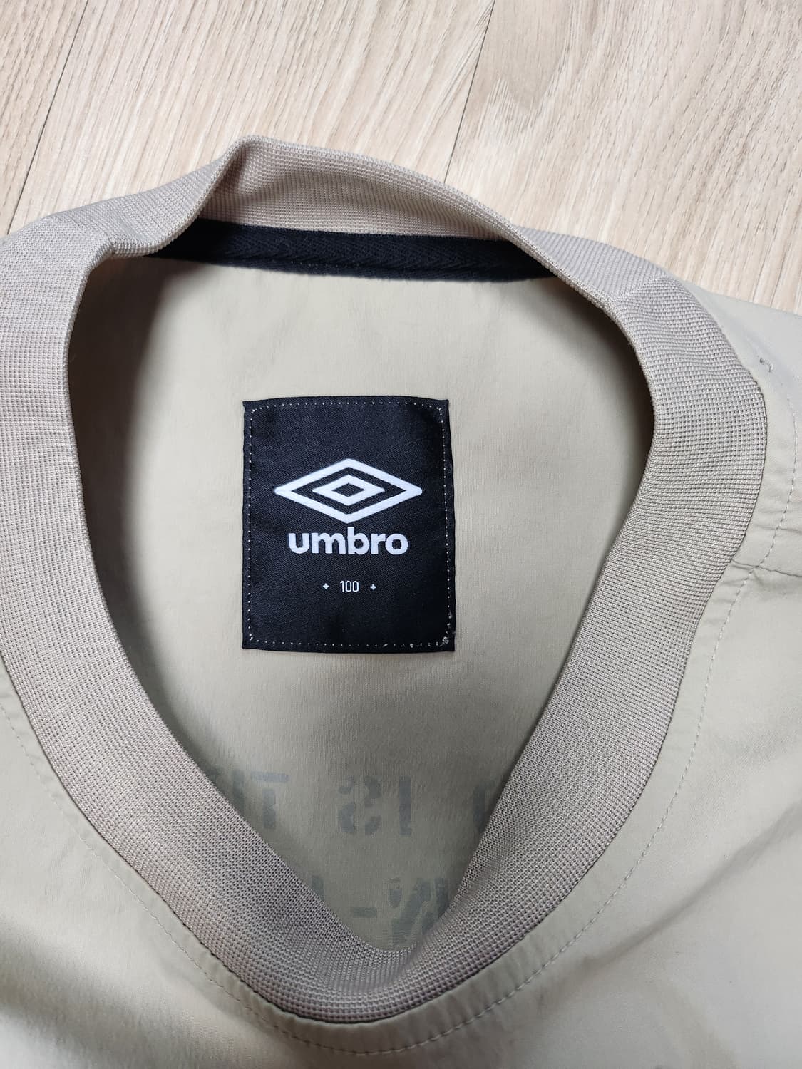 엄브로 아노락스타일티셔츠(100 상품이미지8