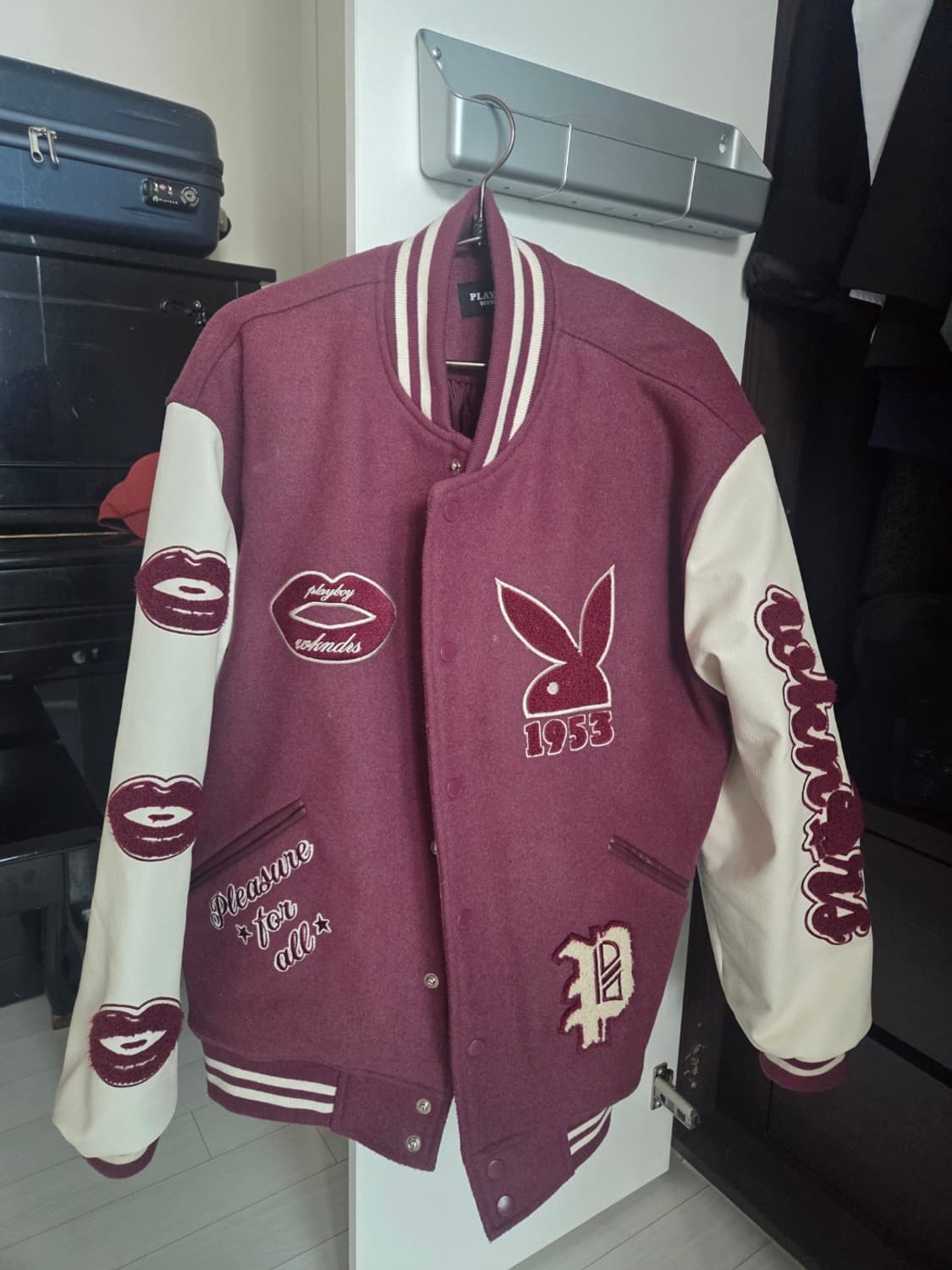 위켄더스 bunnygirl varsity jacket 상품이미지3