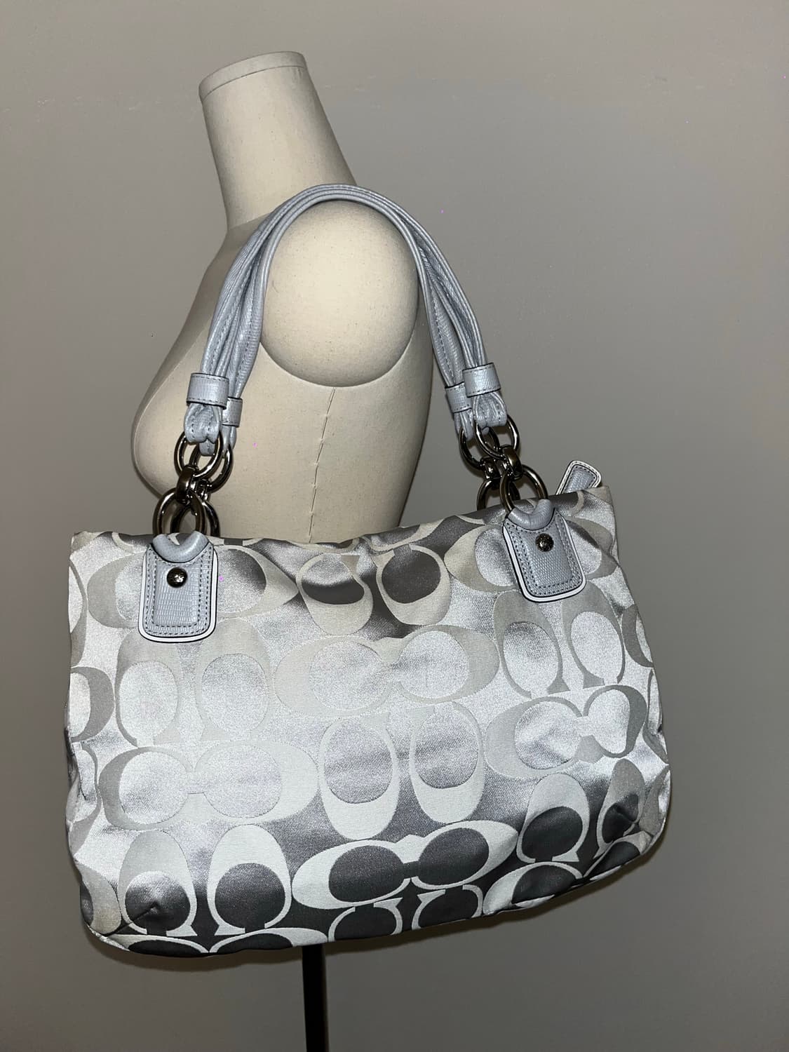 Coach White Silver Shoulder Bag 상품이미지5