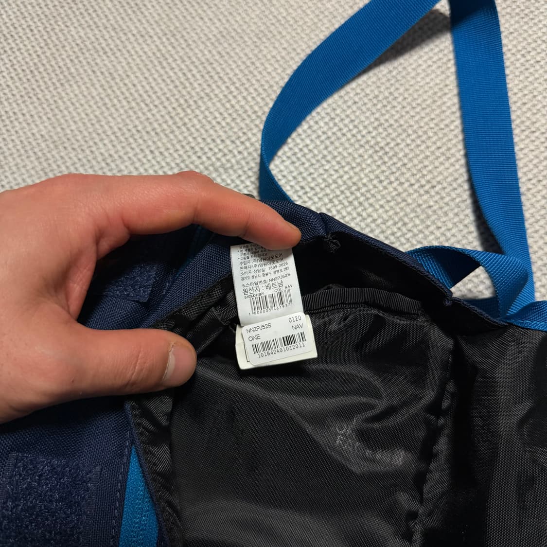 노스페이스 네이비 미니 크로스백 상품이미지4