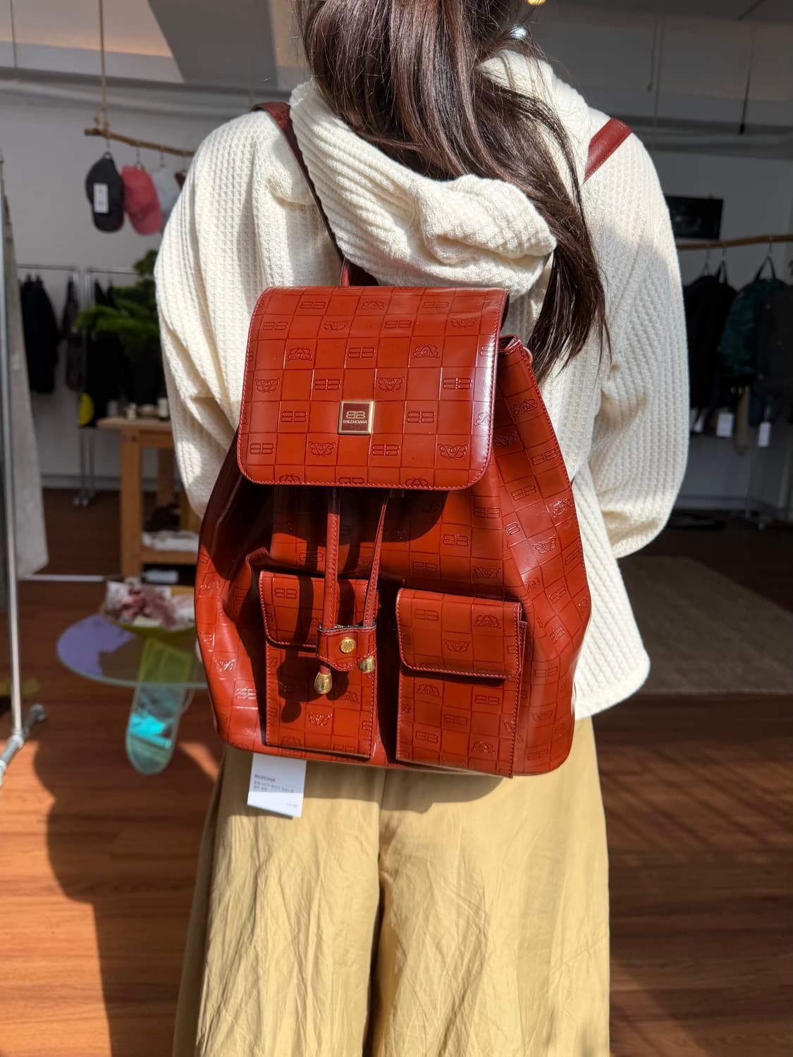 발렌시아가 빈티지 임보스트 레더 백팩 상품이미지2