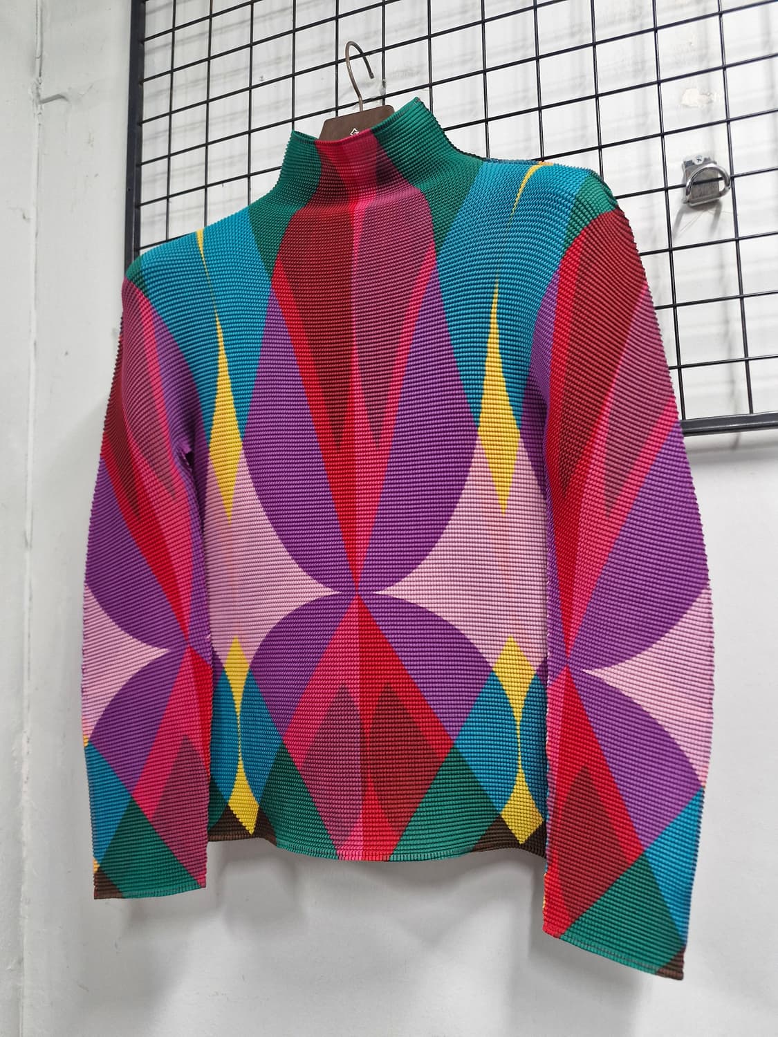 90-95M/55-66 미 이세이미야케  패턴 폴라넥 긴팔티셔츠. 상품이미지3