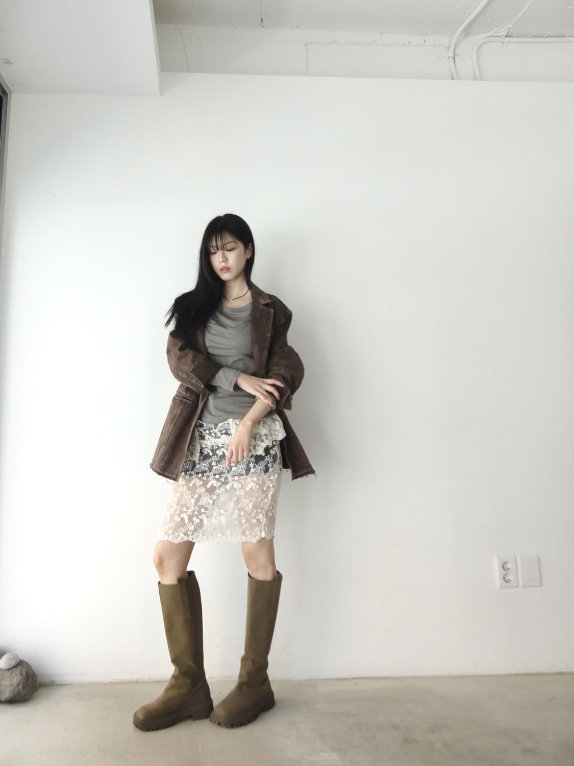 Trim detail pocket denim jacket / brown 상품이미지4