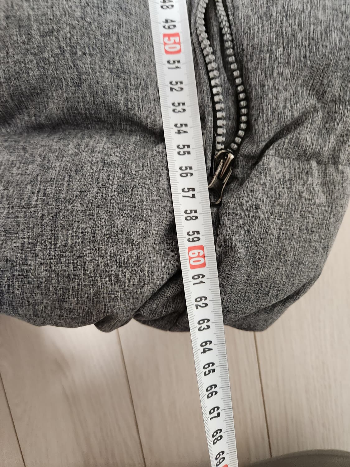 새상품급)헤지스 덕다운 베스트 패딩조끼 그레이385 사이즈100

모자  상품이미지10