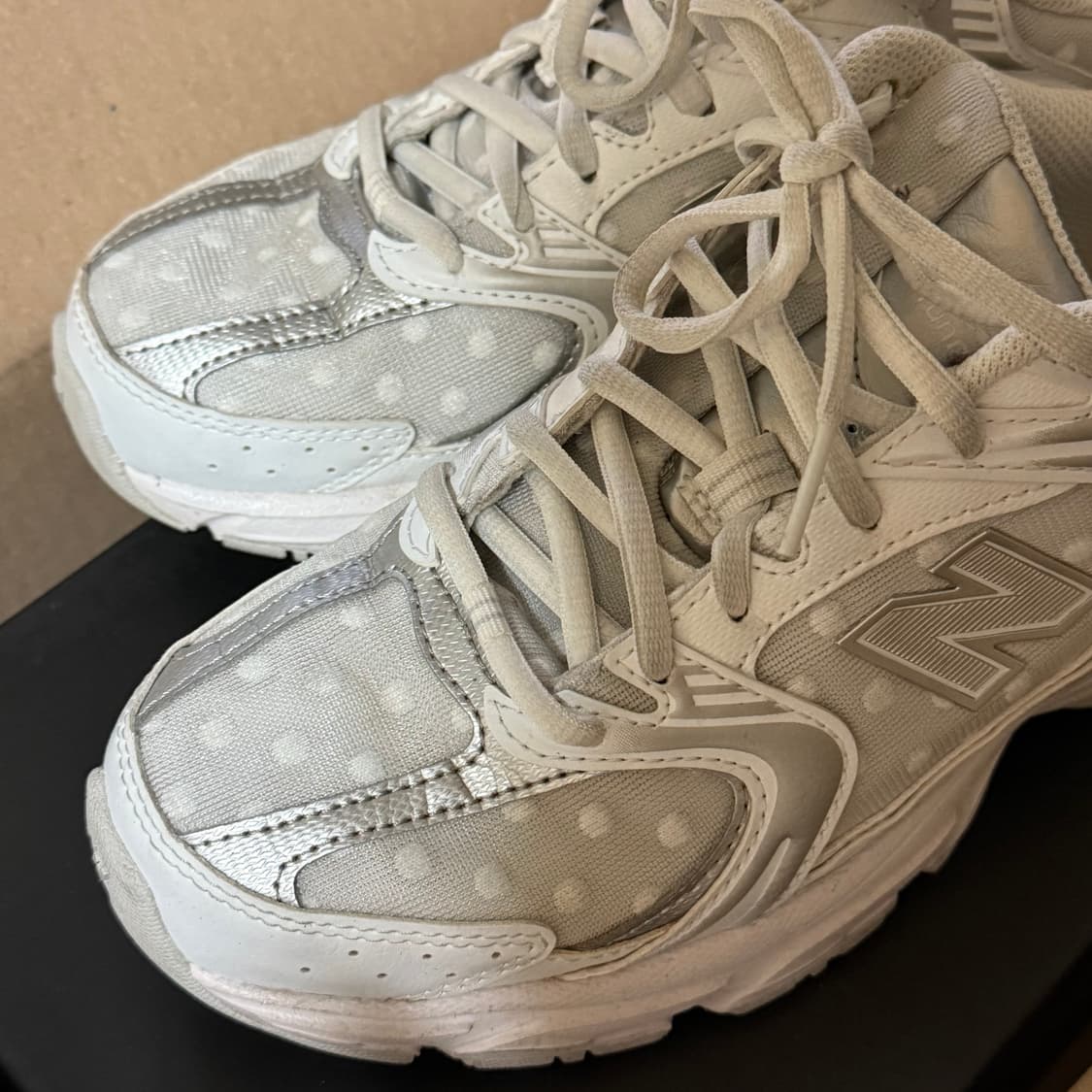 뉴발란스 530 화이트실버 메탈릭 도트 (245) 상품이미지2