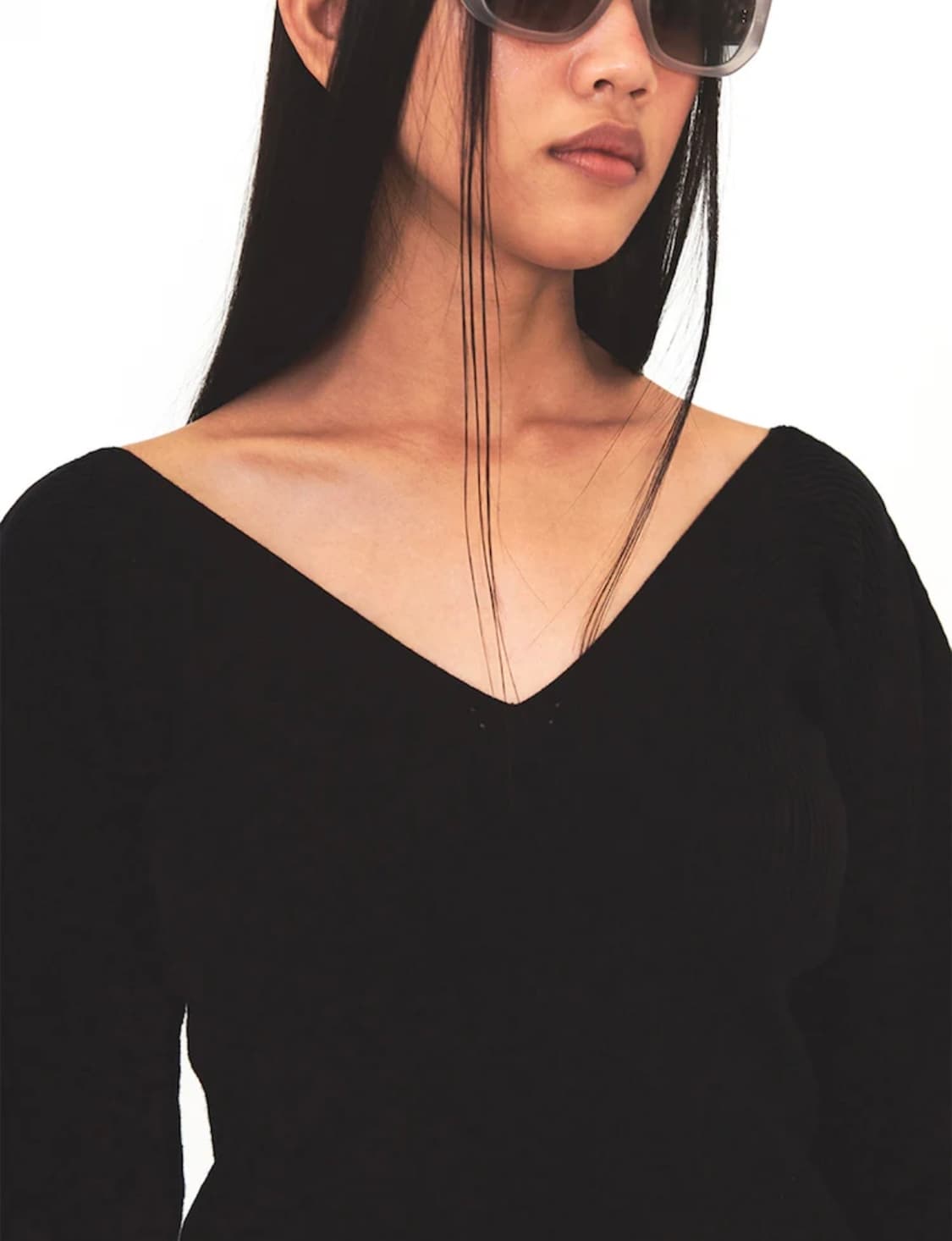 DIAGONAl_ V NECK SILHOUETTE CARDIGAN 상품이미지4