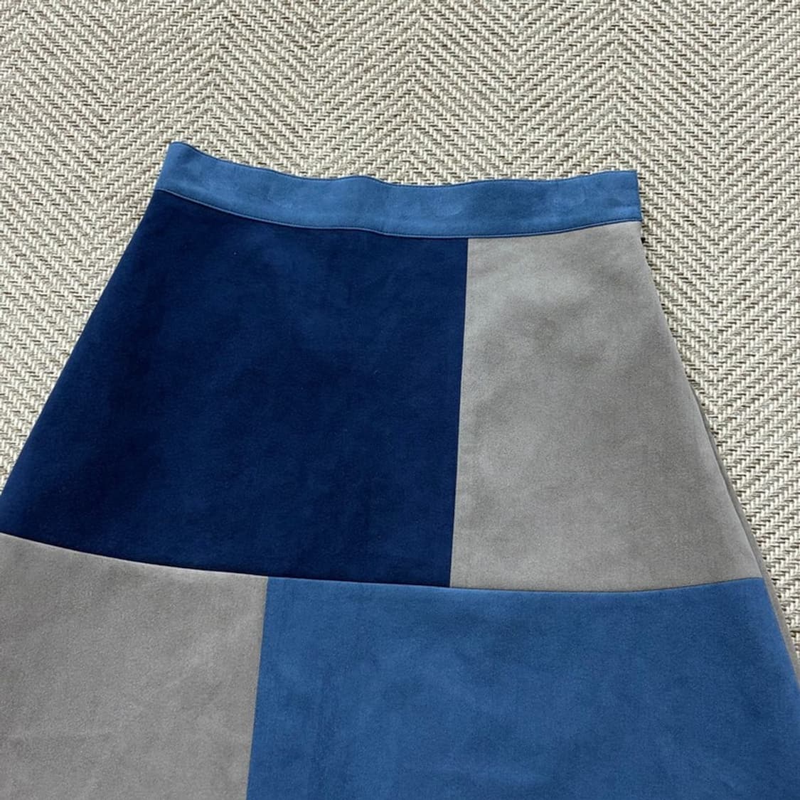 빔즈 스웨이드 배색 스커트 v3026 상품이미지3