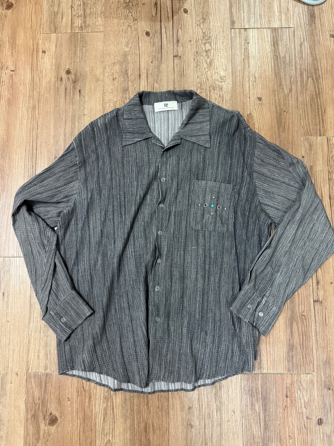 RIVET VERTICAL WRINKLE SHIRT - GRAY 상품이미지3