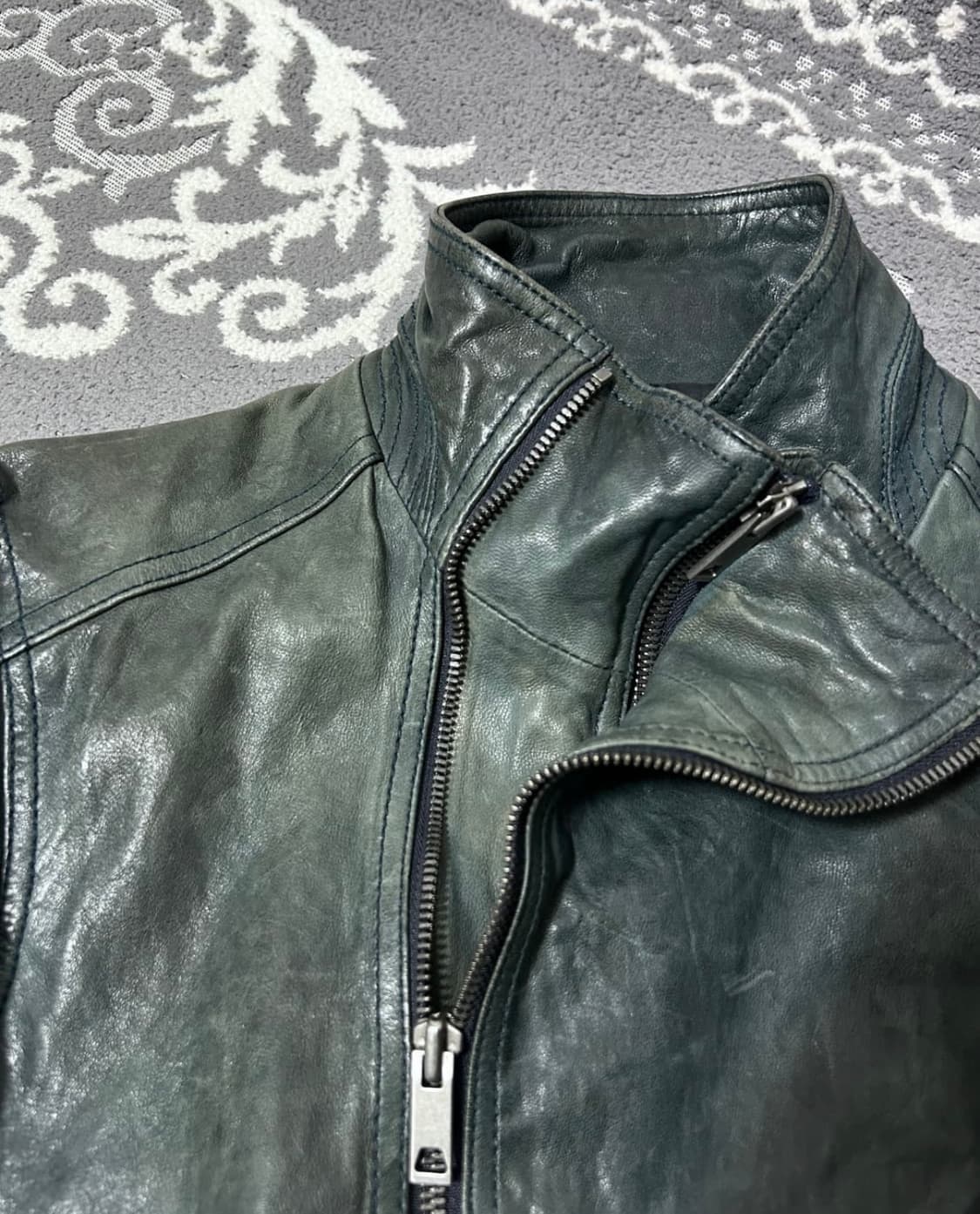 솔리드옴므 사선 더블짚 램스킨 자켓 상품이미지5