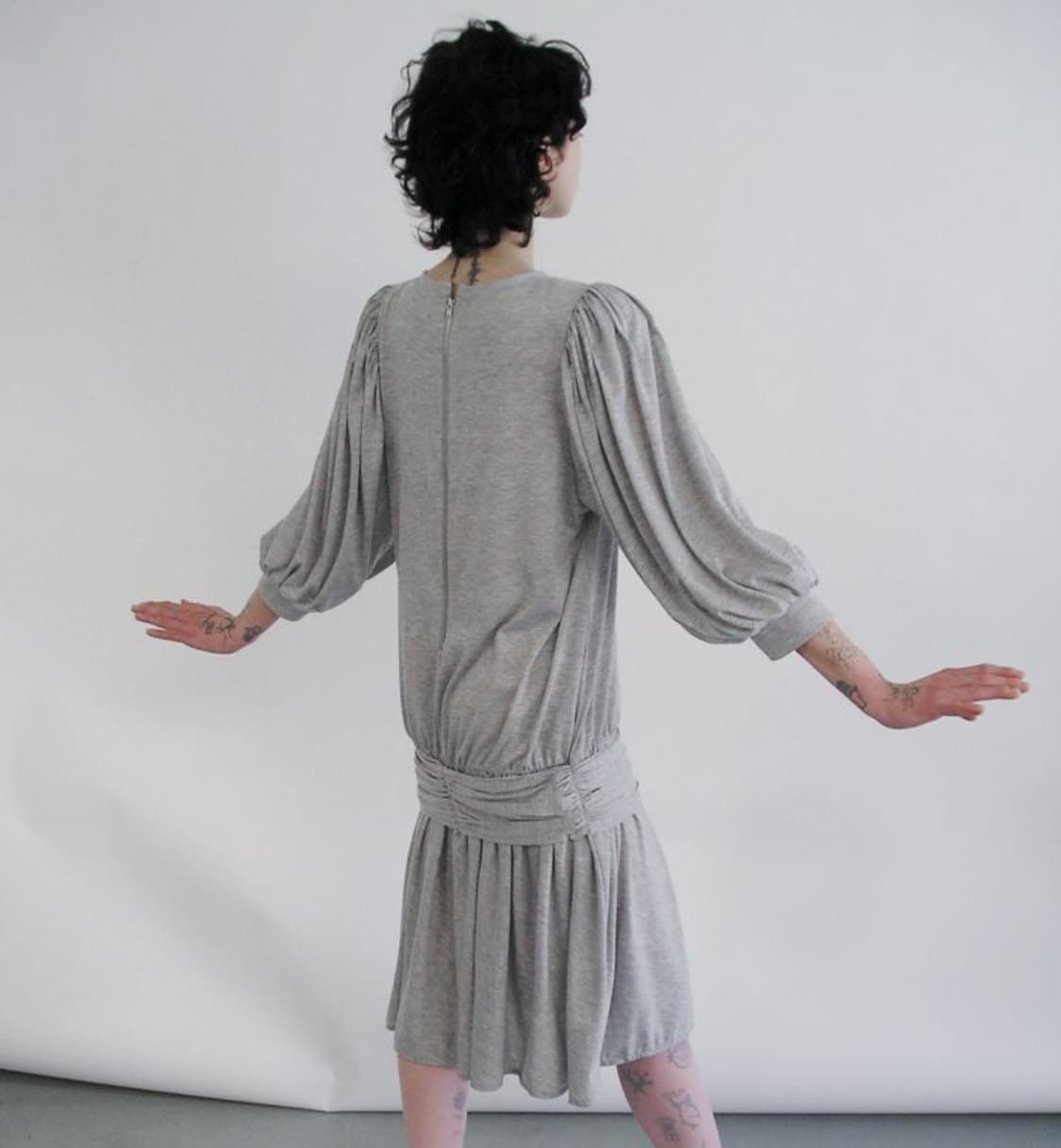 에옹쓰 Art Nouveau Dress - gray 상품이미지2