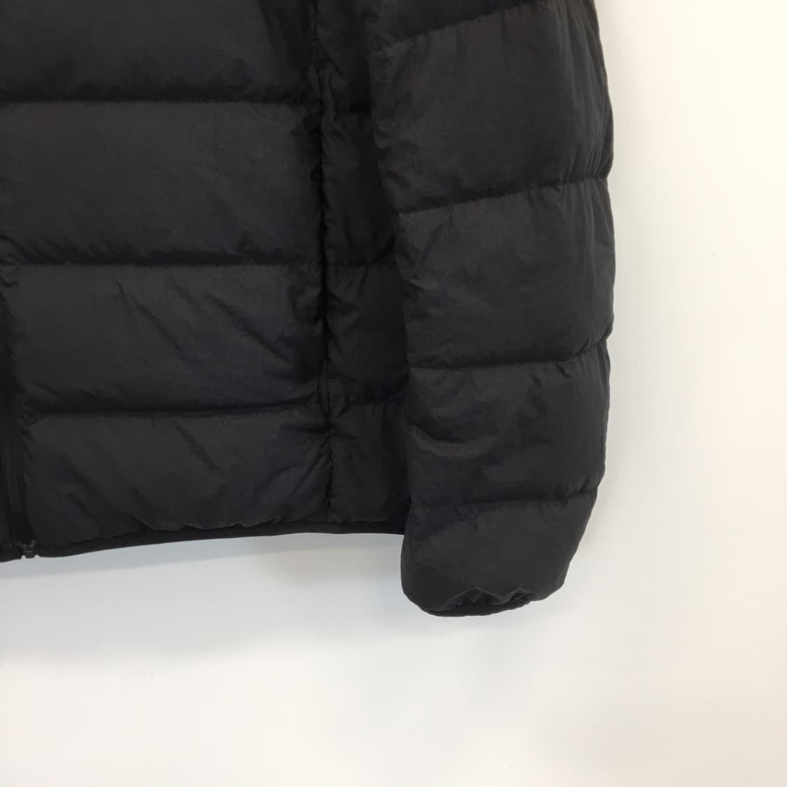 유니클로 울트라라이트다운 패딩 M 블랙  상품이미지3