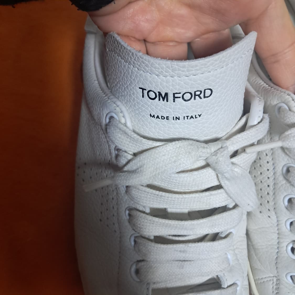 톰포드 화이트 레더 스니커즈 6.5(약250) 상품이미지4