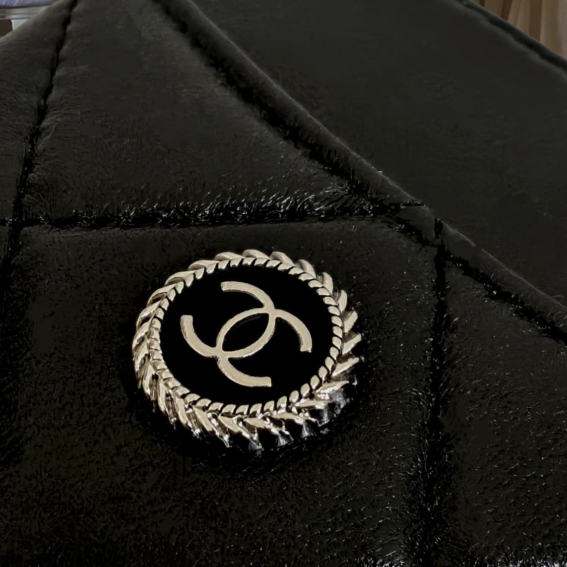 샤넬 빈티지 업사이클링 양가죽 지갑 상품이미지3