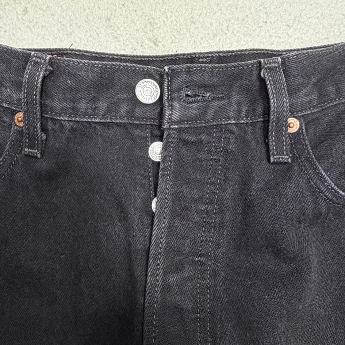 LEVI'S 501 버튼플라이 흑청팬츠 33-32 상품이미지4