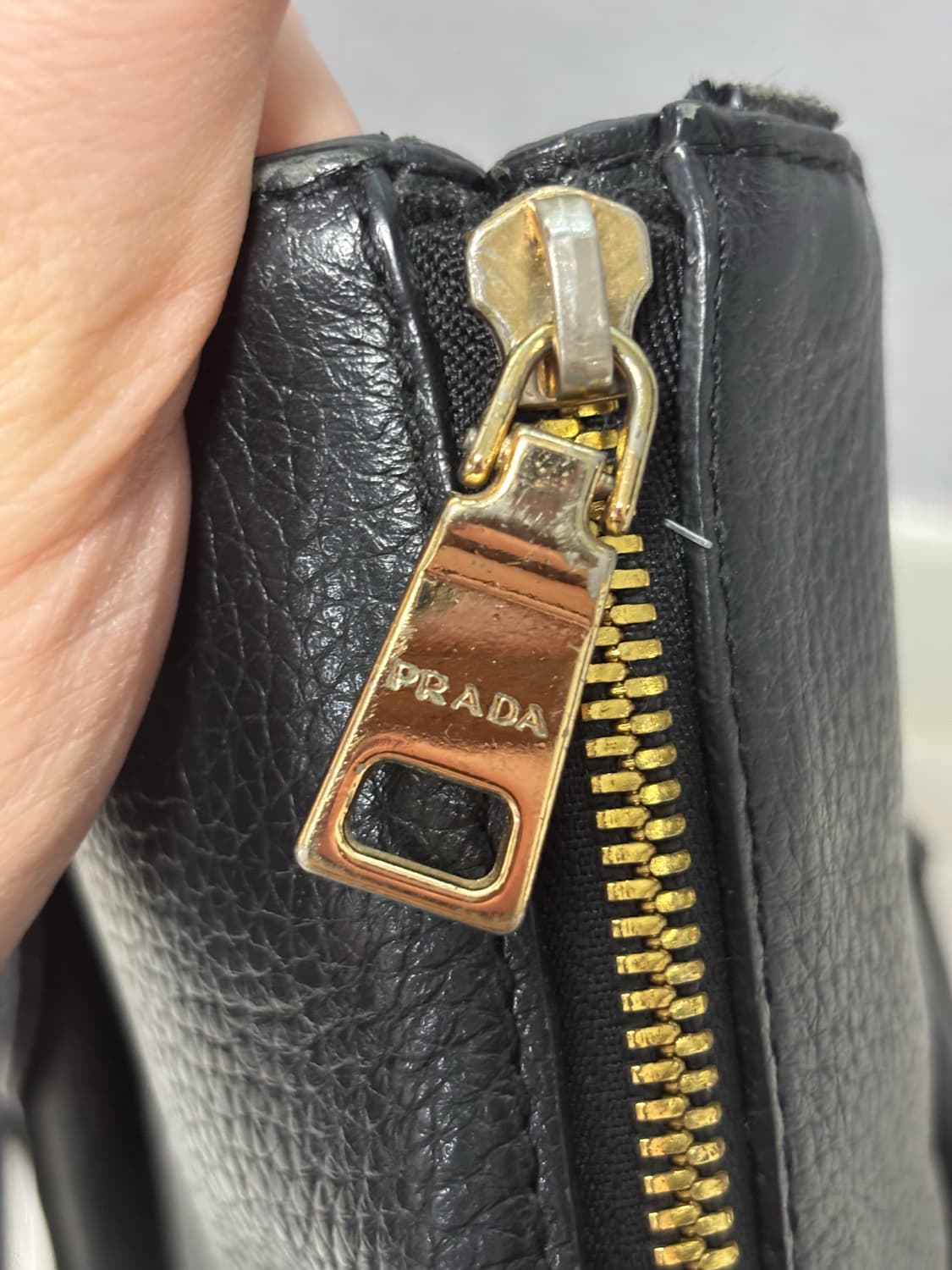 🖤 PRADA 블랙 레더 토트백 상품이미지4