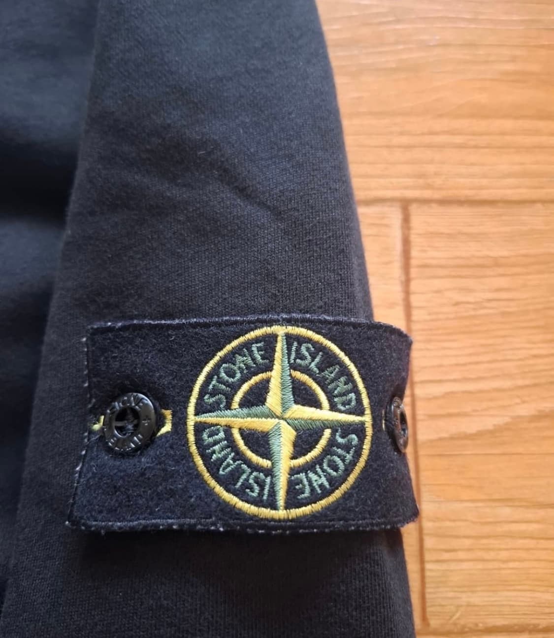 스톤 아일랜드 맨투맨 S 팝니다 상품이미지2