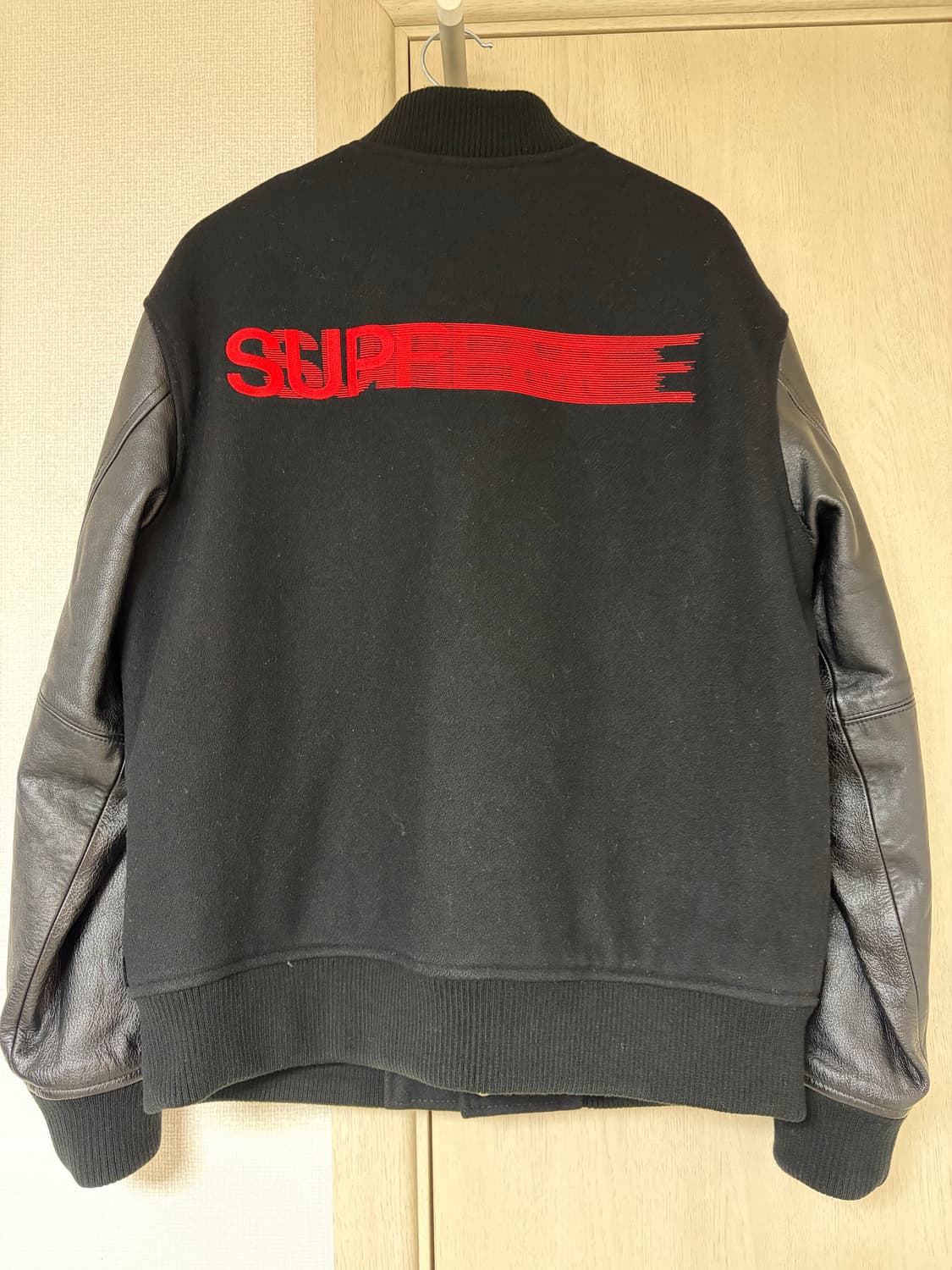 Supreme 18AW 모션로고 바시티자켓 상품이미지1
