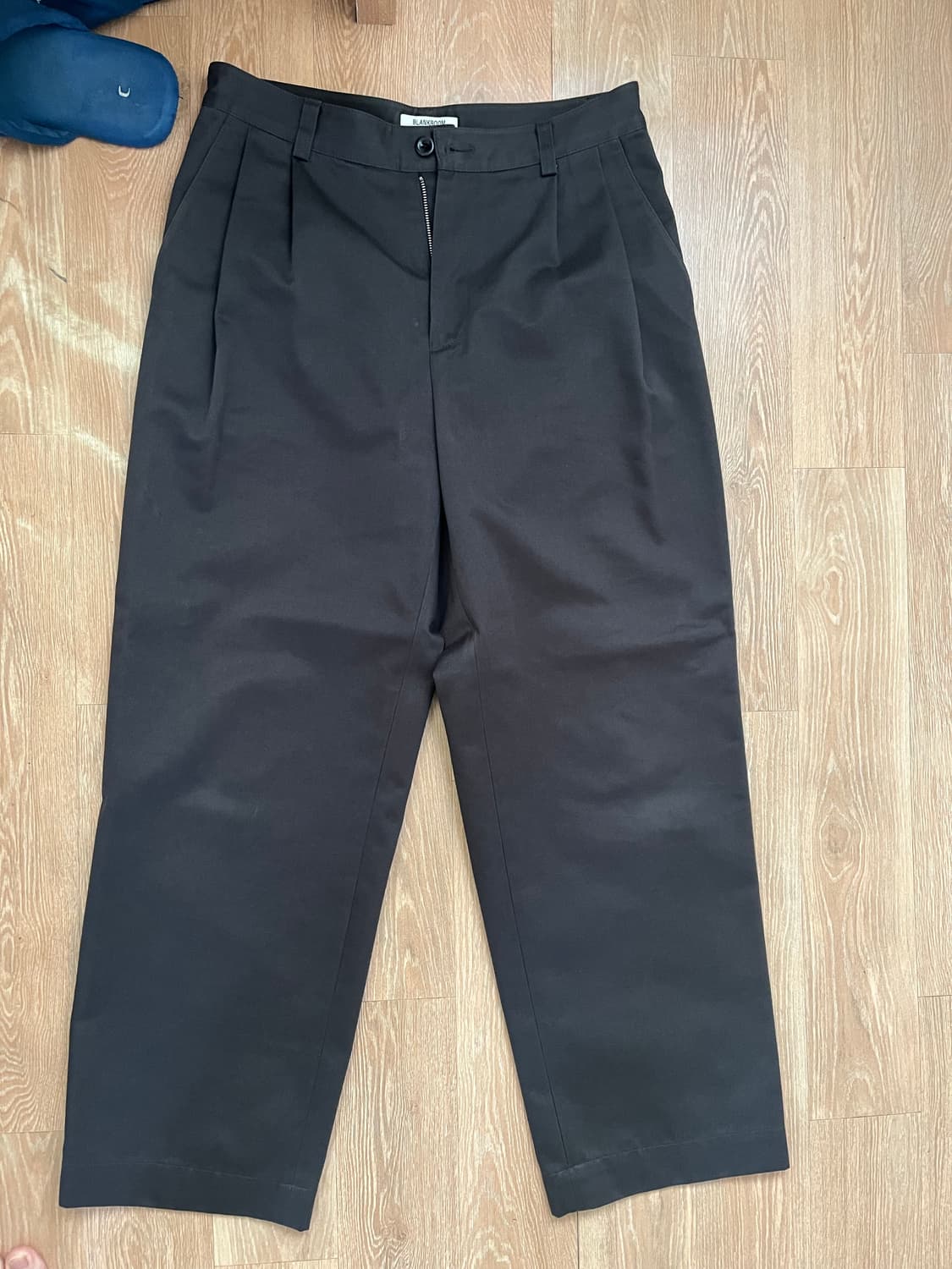 블랭크룸 필드데이 치노 그라파이트 상품이미지4