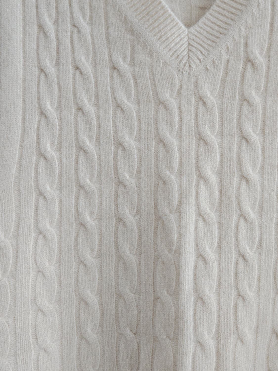 드파운드 아이보리 케이블 니트 베스트 상품이미지4