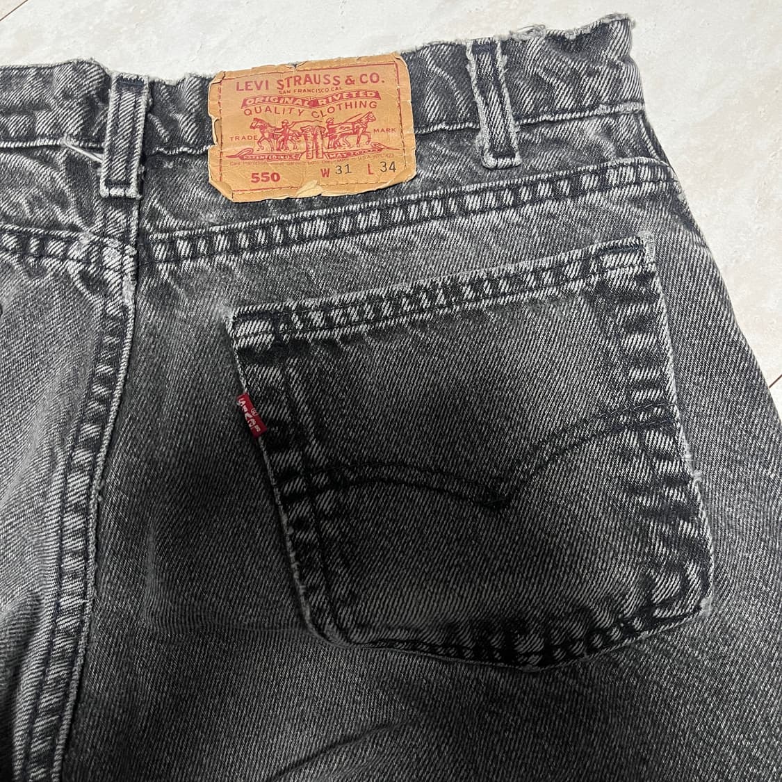 리바이스 550 스톤워싱 흑청 크롭 31/34 상품이미지3