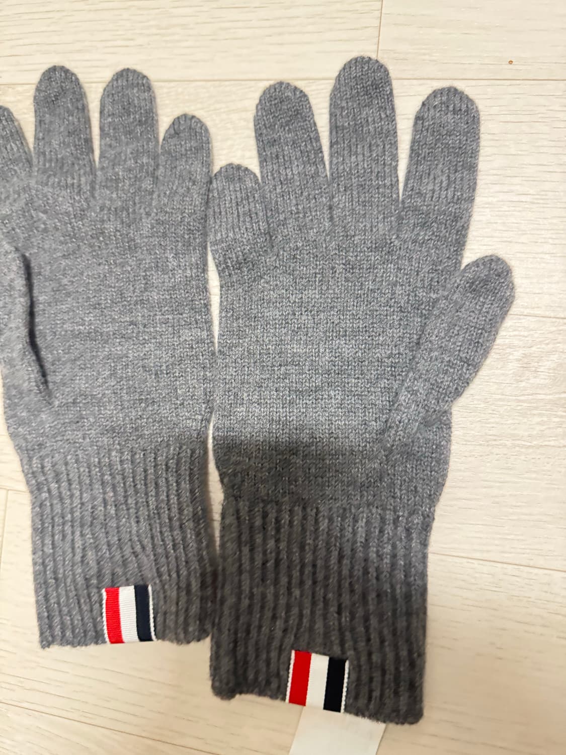 톰브라운 장갑 상품이미지2