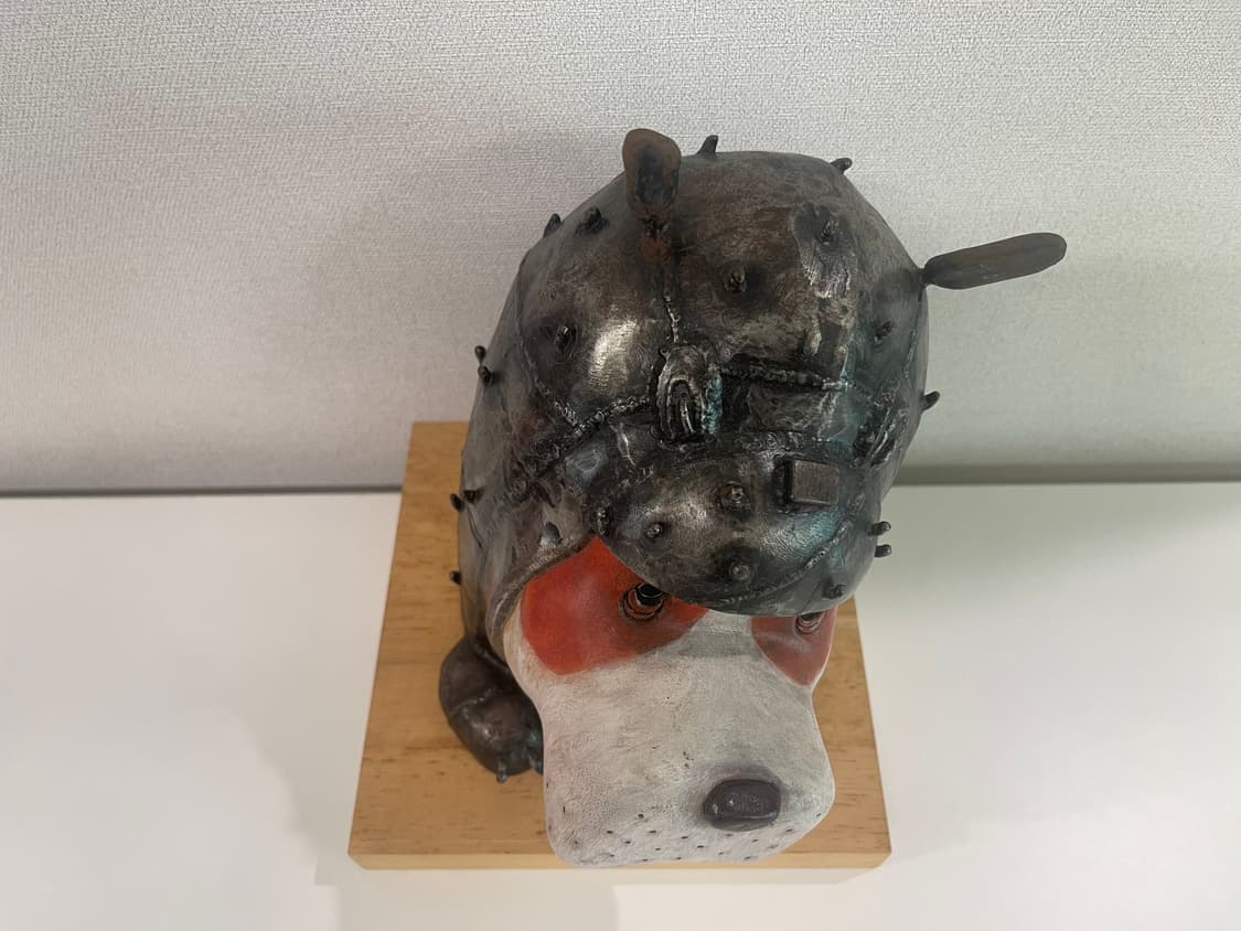 아사히 히토 Dog tilts 스컬프처 작품 Hitto Asai 상품이미지5