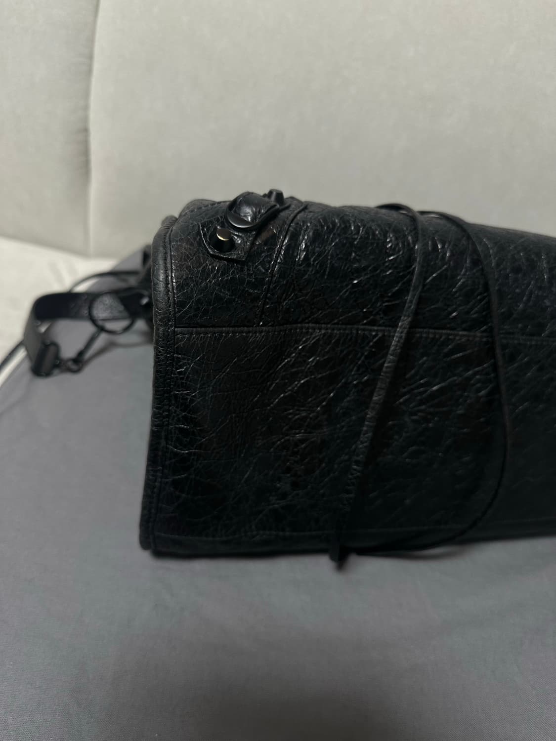 [SA 정품] 발렌시아가 르 시티 모터백 라지 블랙 상품이미지3