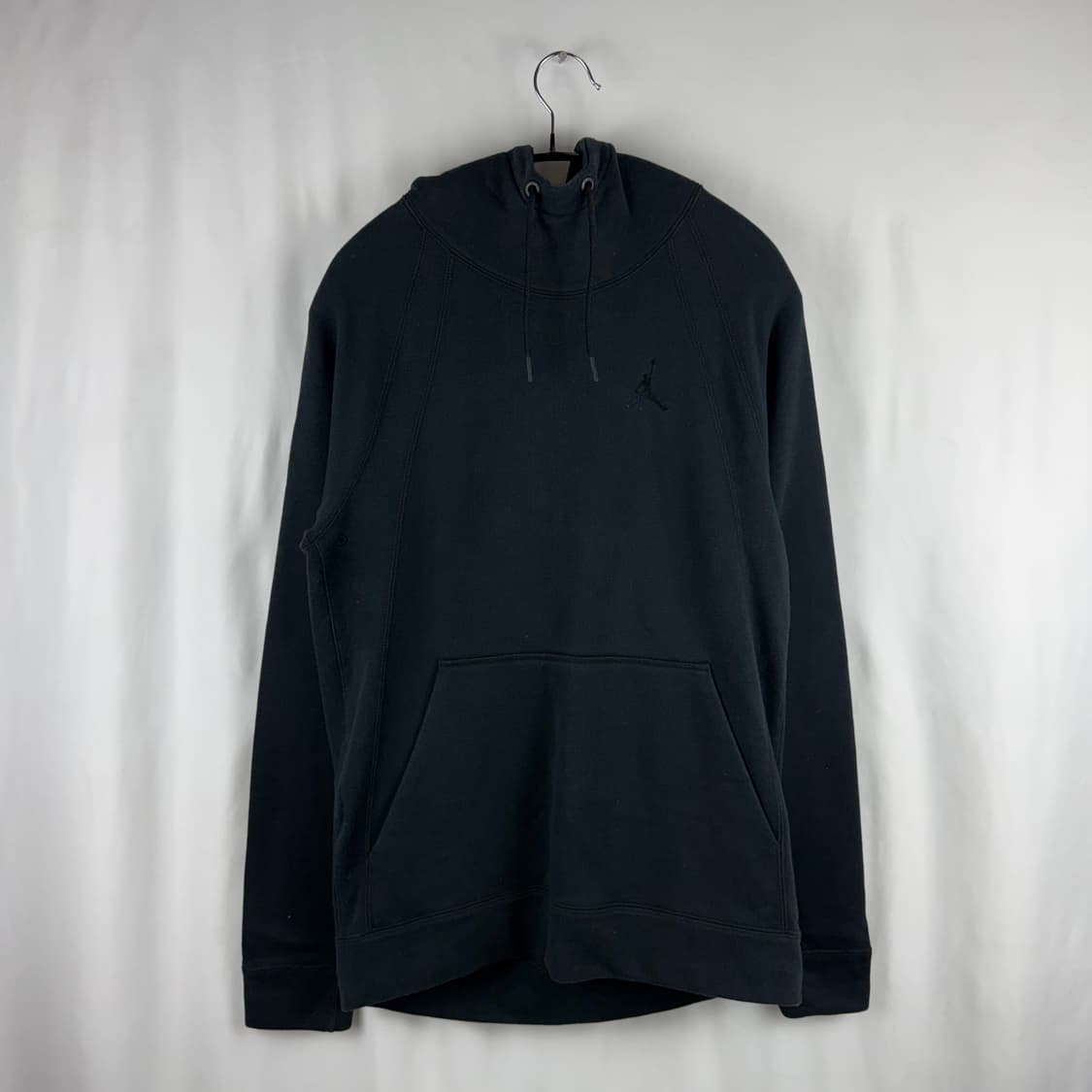 100) 나이키 조던 하이넥 로고 후드 티 블랙 상품이미지2