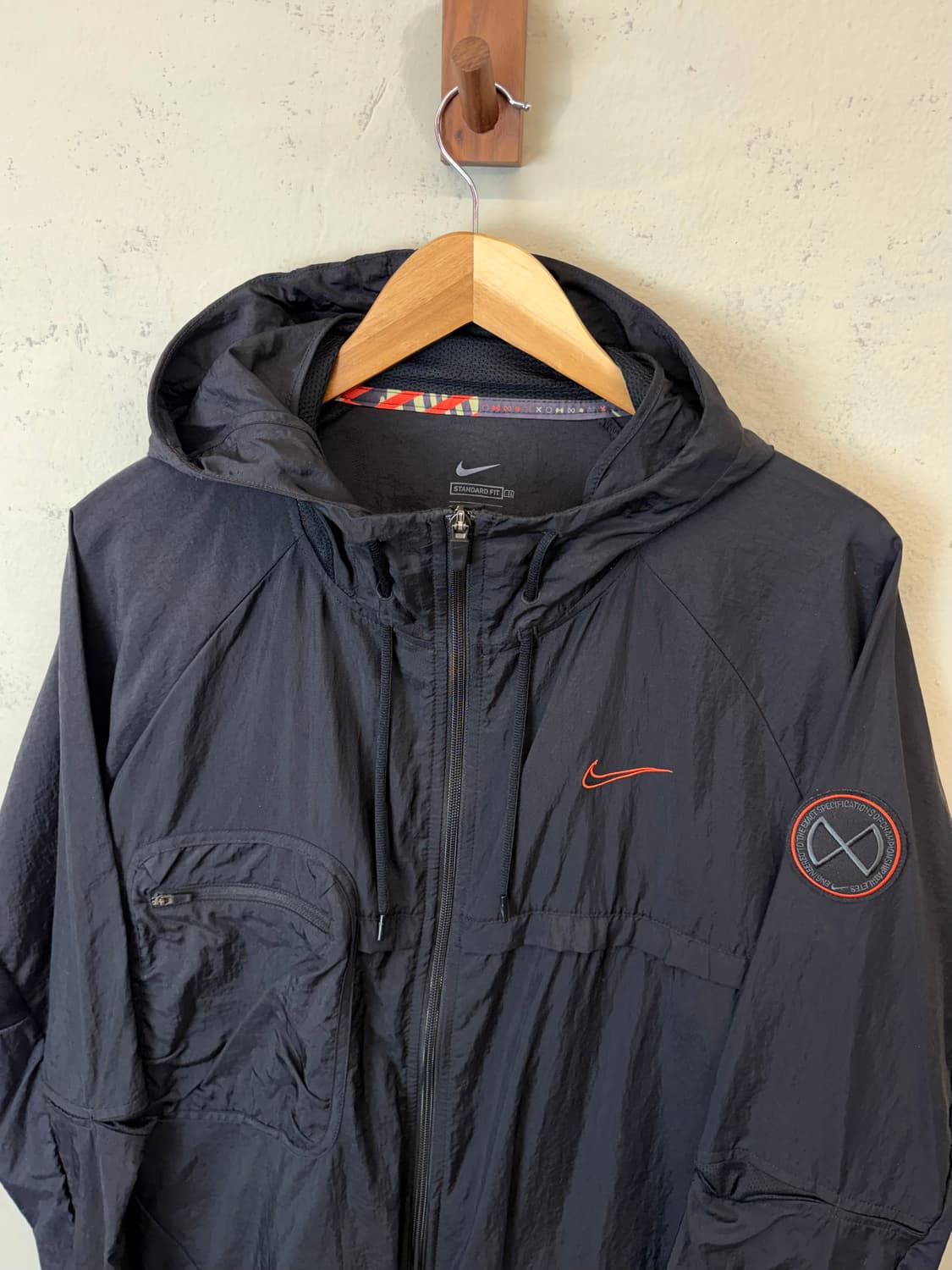 나이키 와펜 스탠다드핏 바람막이 블랙 상품이미지5