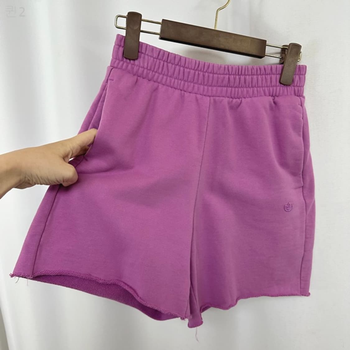 아디다스 여자 밴딩 면 반바지 XS (26-28인치정도) 상품이미지4