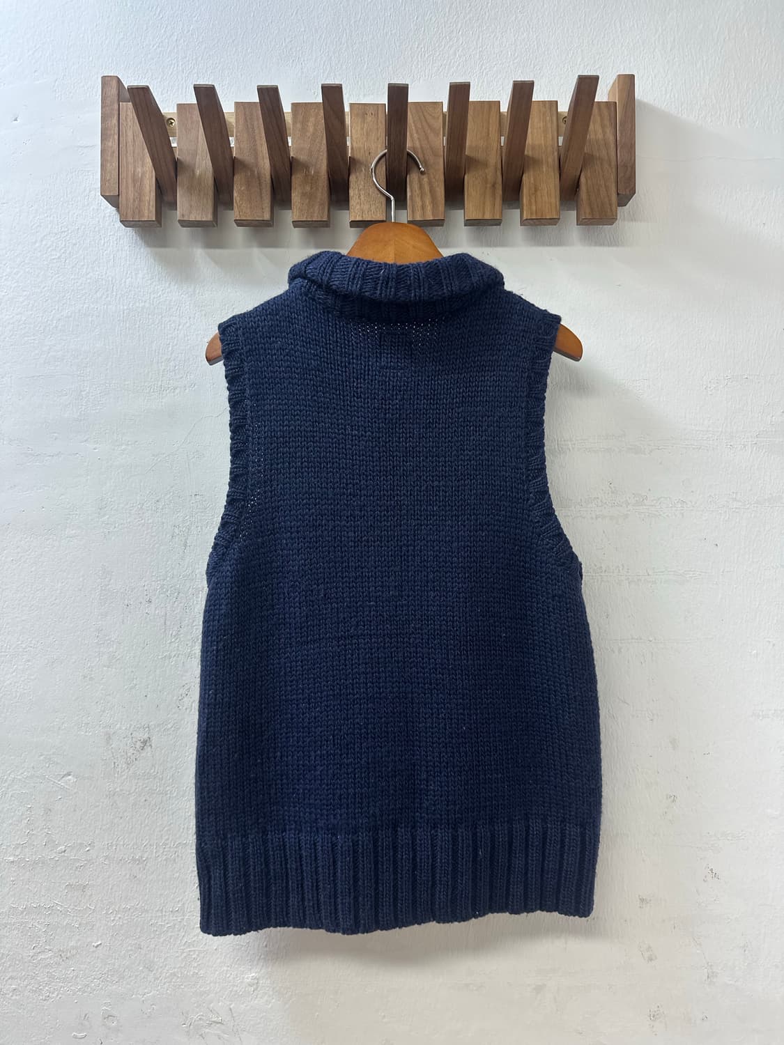 일본빈티지 울 100% 레터링 네이비 니트 집업 베스트  상품이미지3