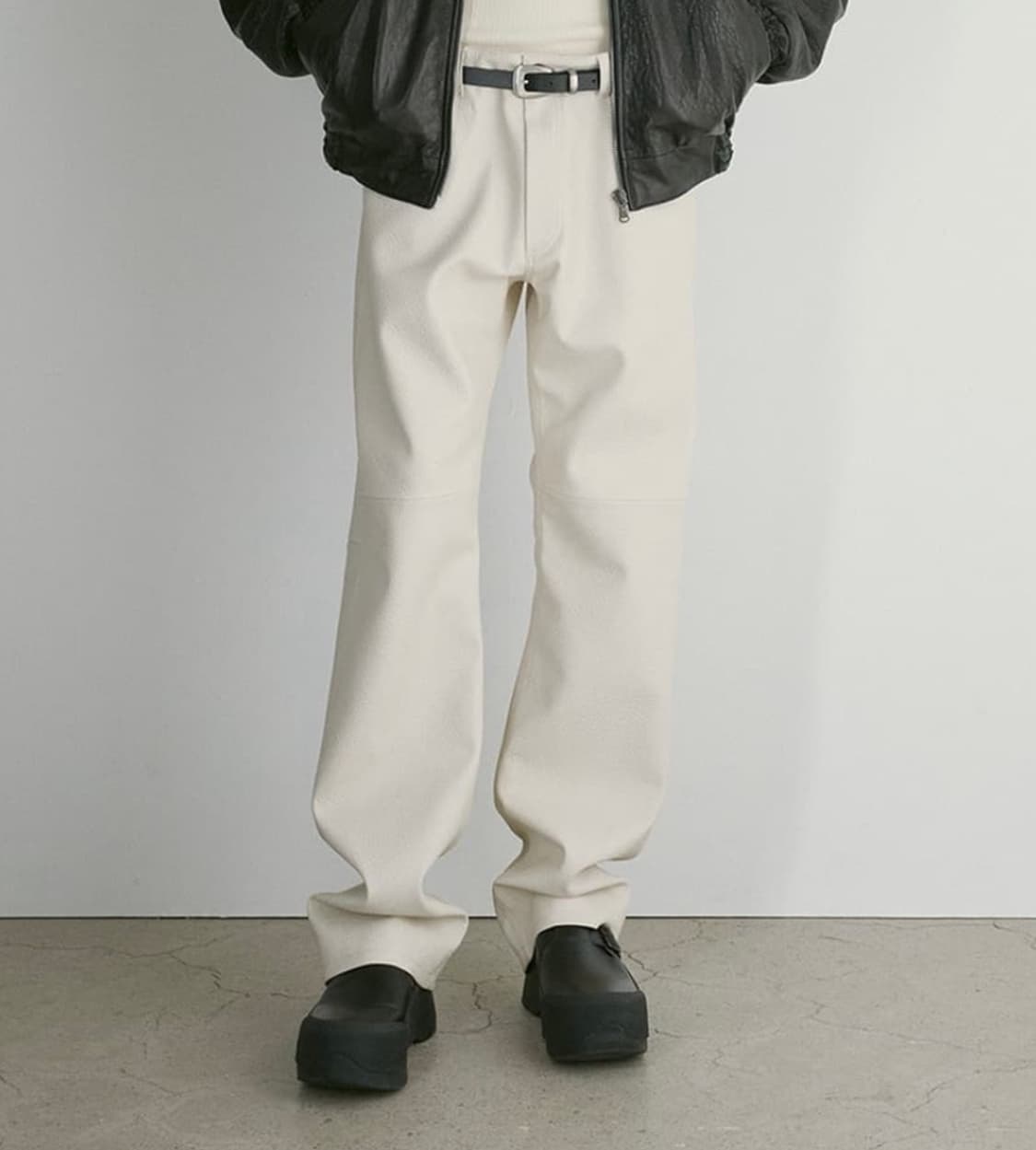 [새상품] 렉토 24FW 그레타 폭스 레더 팬츠 크림 상품이미지2