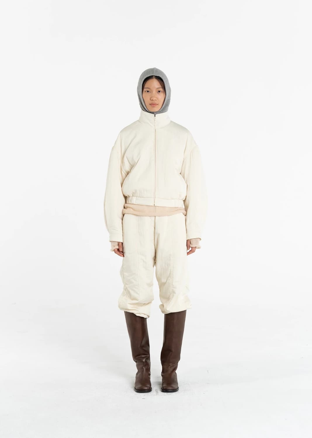 아모멘토 패디드 셔링 크롭 점퍼 상품이미지2