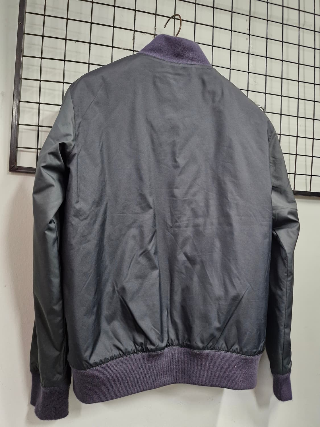 100L 나이키 솔로스우시 블랙 봄버 자켓. 상품이미지7