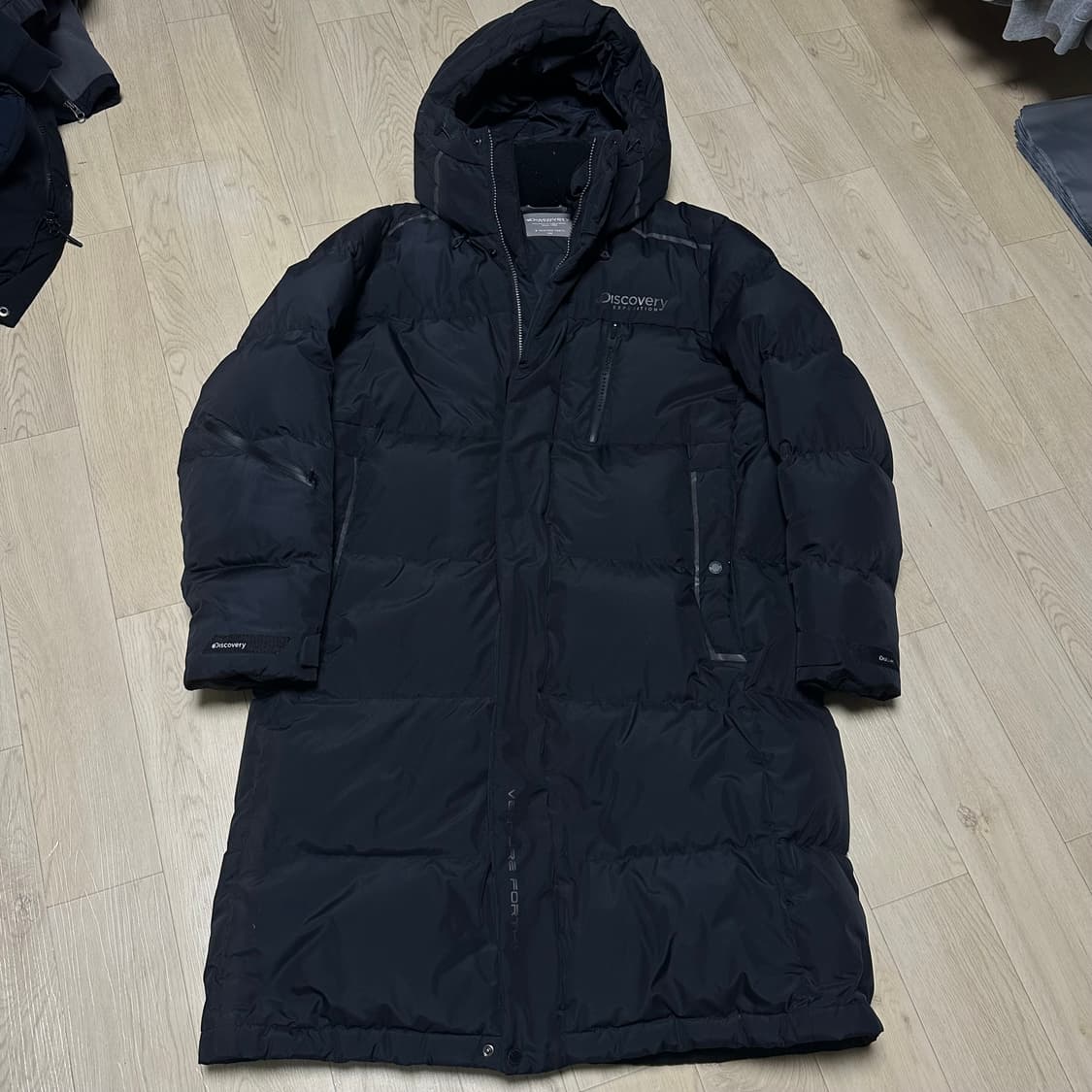 디스커버리 블랙 롱패딩 상품이미지3