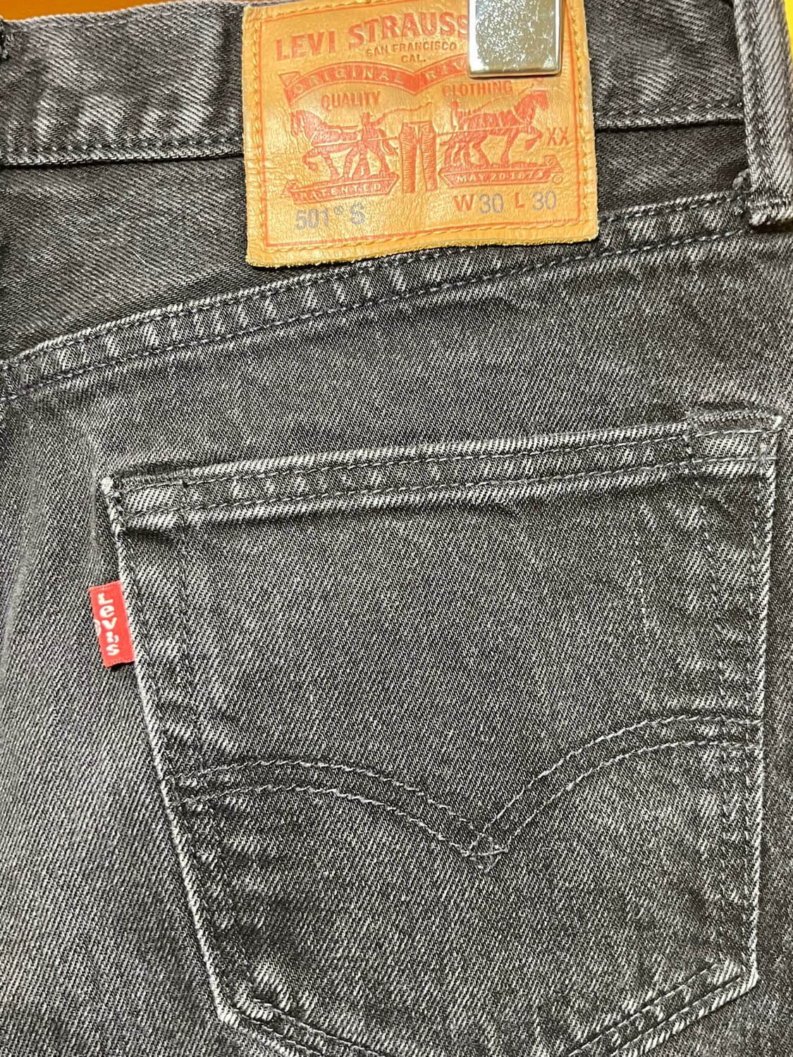 [30x30] 리바이스 501S 블랙 워시드 데님 팬츠 레드탭 청바지 상품이미지7