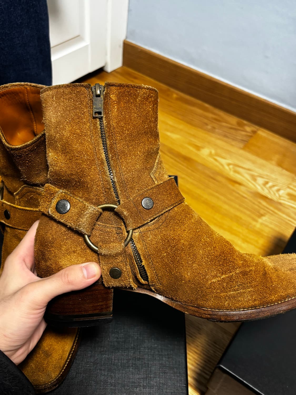 에디시즌 생로랑 하네스 부추 40사이즈 상품이미지5