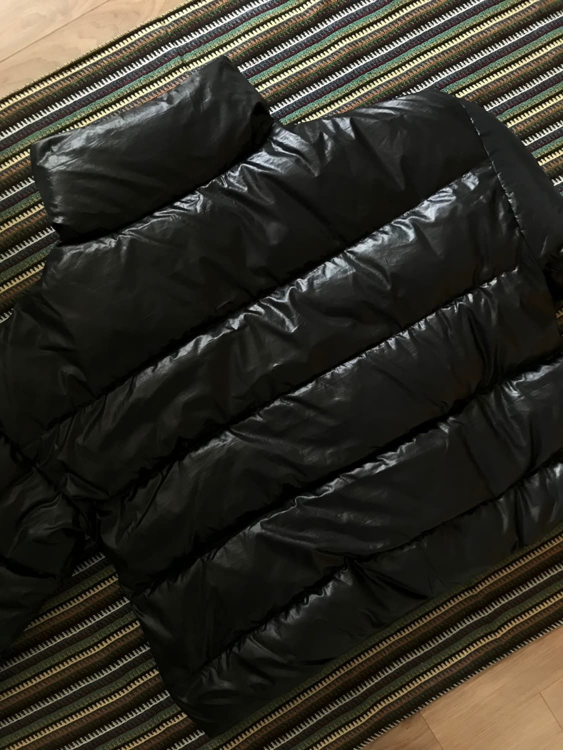 나이키 덕다운 하이넥 유광 숏패딩 상품이미지2