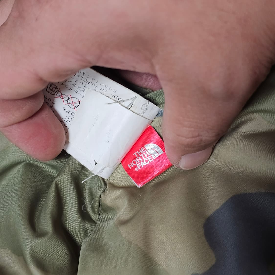 일본판노스페이스센터로고패딩베스트 상품이미지6