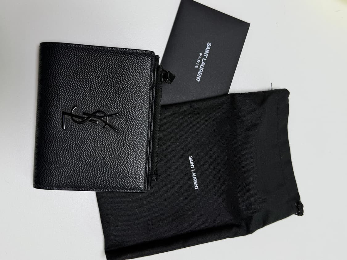 생로랑 그란 드 뿌드르 모노그램 반지갑 블랙  상품이미지1