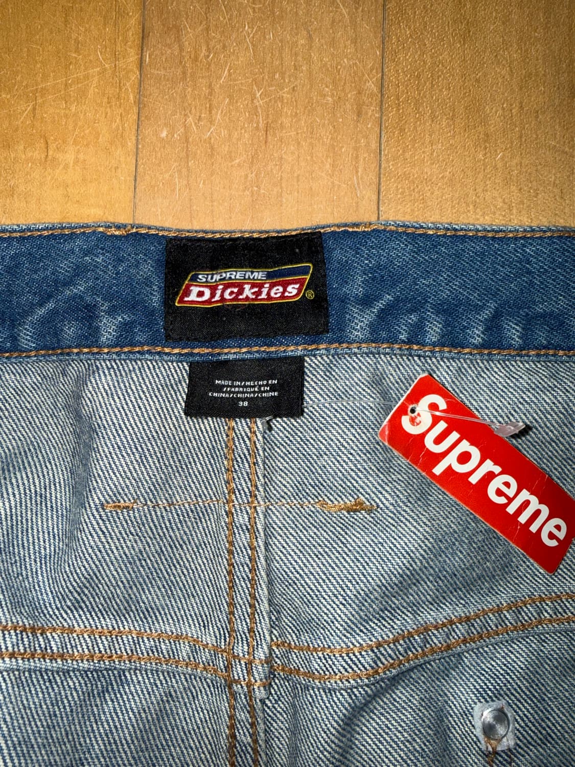 슈프림 x 디키즈 더블 니 배기 진 워시드 인디고 - 23FW 상품이미지4