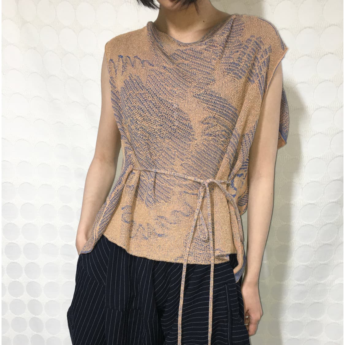 비비안 웨스트우드 니트 비대칭 슬리브리스 탑 상품이미지2