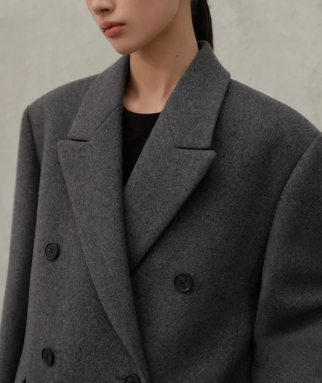 (새상품)무신사 우먼즈 울 블렌드 오버 숄더 더블 하프 코트 블랙 xs 상품이미지4