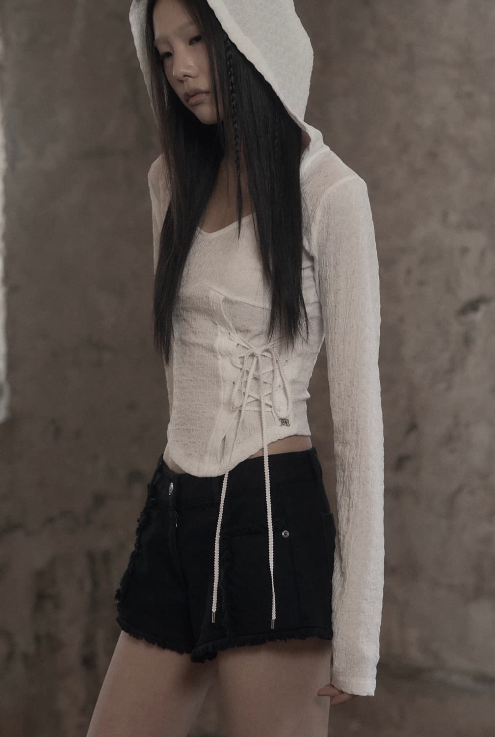 새상품) 므넴  mnem Diamond Neck Corset Hoodie 상품이미지1