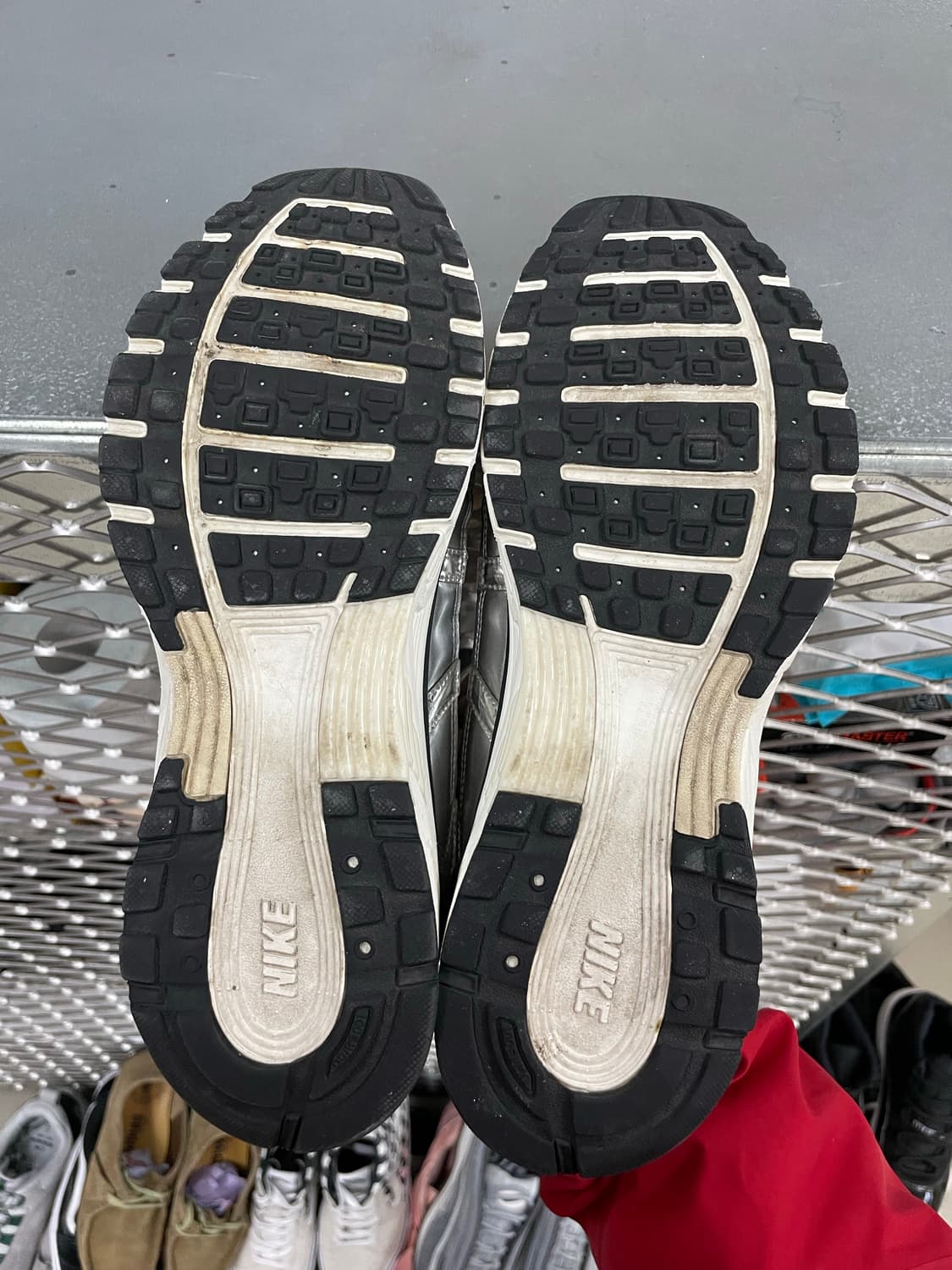 나이키 P-6000 메탈릭 실버 280 상품이미지6